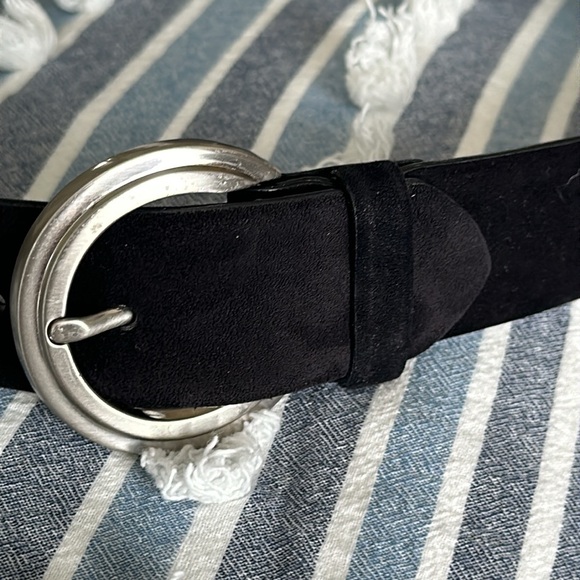 Black made in Spain suede belt silver tone buckle numbered size 28 - Picture 2 of 16